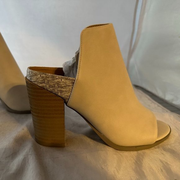 DV by Dolce Vita  Barkar Peep Toe Sandal, Ivory  Women Size 7.5, 11   NIB - Picture 5 of 7